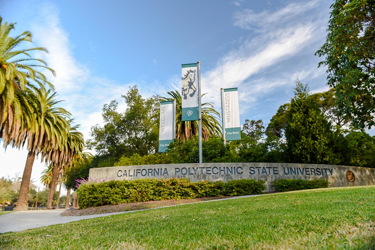 Grand Ave Entrance coming into Cal Poly